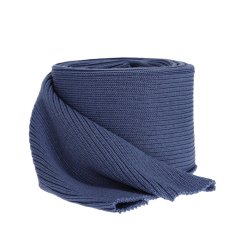 Modrý pánský zimní šátek Brayan z jemné merino vlny, srolovaný, s viditelným žebrovaným úpletem a elegantním vzhledem.