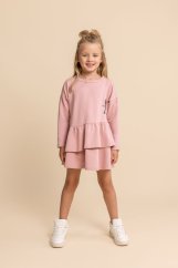 Roztomilé volánové šaty v pudrově růžové barvě