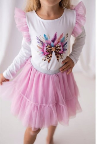 Bílá blůzka s dlouhým rukávem a tylovými volánky