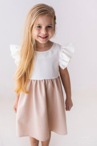 Stylové béžovo-bílé šaty pro malé princezny/malvinka.cz
