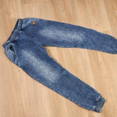 Stylové dětské baggy džíny v modré barvě – ideální pro volný čas i hřiště