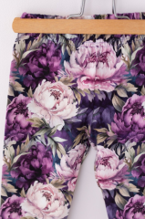 Stylové dívčí legíny s fialovým květinovým potiskem