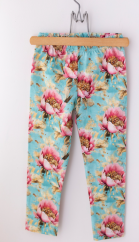 Dívčí legíny s růžovými květy na tyrkysovém podkladu – pohodlí a styl v jednom Dívčí legíny s růžovými květy na tyrkysovém podkladu – pohodlí a styl v jednom
