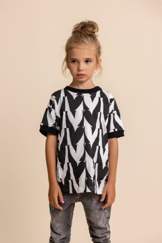  Pohodlné tričko s originálním designem