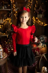 Červená blůzka Carmen – pohodlí a elegance pro malé slečny