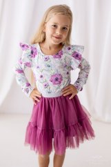 Dívčí blůzka s fialovými květy a volánky