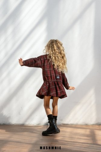 Moderní šaty v hravém designu MashMnie