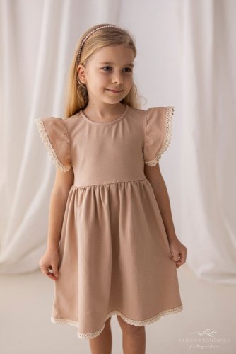 krásné béžové šaty s krátkým rukávem značky lily grey, malvinka.cz