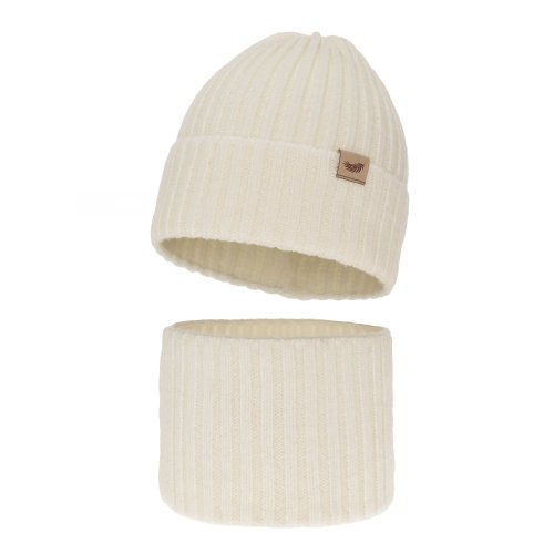 krémový dívčí žebrovaný zimní set Karmina, obsahující čepici s decentní záplatou a ladící nákrčník (tunel)