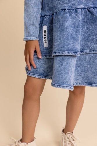 Dívčí modré šaty s dlouhým rukávem – pohodlí a styl v jedno