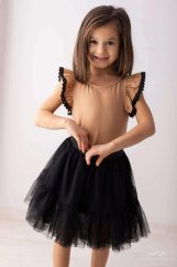 Dívčí blůzka v kávové barvě s volánky – styl a něha v jednom kousku
