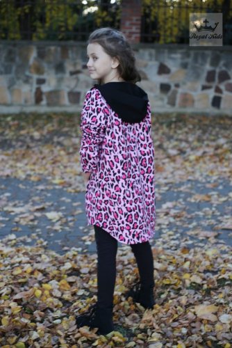 Růžovo-černý kardigan s kapucí pro moderní look