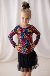 Originální dívčí outfit plný energie