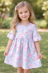 Rozkvetlé dívčí šatičky s růžovými květy