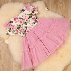 Romantické dívčí šaty s růžovými růžemi a tylovou sukní Romantické dívčí šaty s růžovými růžemi a tylovou sukní