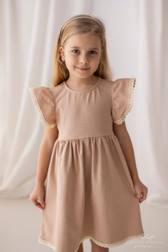 holčičí šaty pro všechny paradnice, jsou zdobeny krasnou krajkou- značka Lily grey