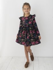 Romantické dívčí šaty s květy a dlouhým rukávem