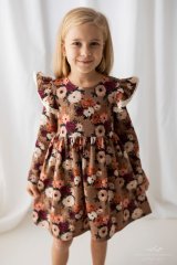 Slavnostní šaty s květinovým vzorem/ malvinka.cz Slavnostní šaty s květinovým vzorem/ malvinka.cz