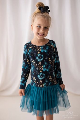 Stylové dívčí šaty pro malé parádnice – pohodlí i šmrnc