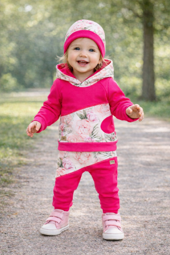 Růžová květinová tepláková souprava s kapucí a oušky