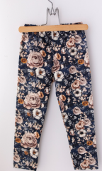 Stylové legíny s růžemi – pohodlí a elegance pro každý den Stylové legíny s růžemi – pohodlí a elegance pro každý den