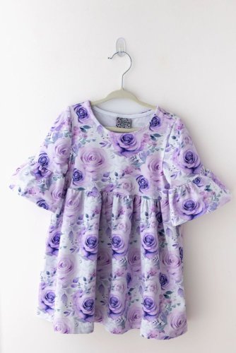 Boho dívčí šatičky s fialkovými růžemi