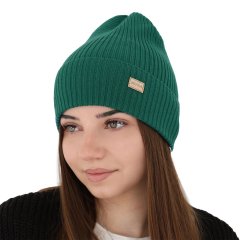 Stylová zimní čepice Sophie v tmavě zelené