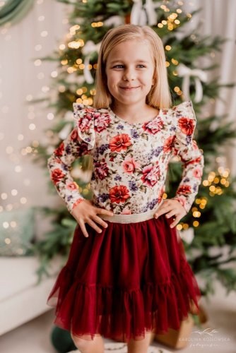 Romantická bluzka s květinovým vzorem a něžnými volánky