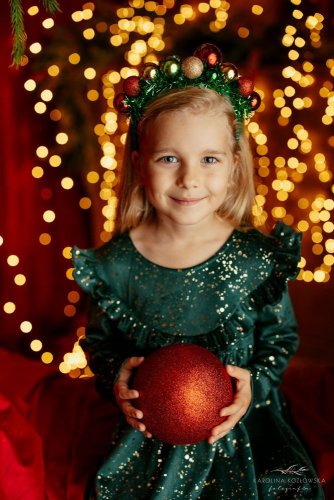 Slavnostní šaty pro malé princezny v tmavě zelené barvě