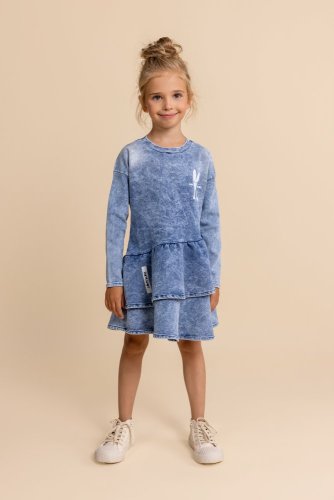 Trendy denim look – šaty, které si vaše slečna zamiluje